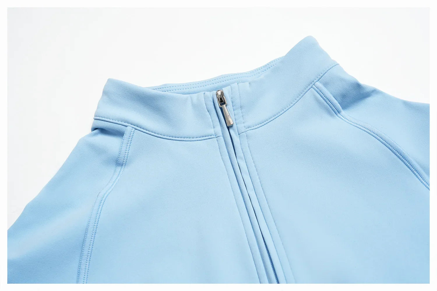 Combinaison de sport à manches courtes pour femme